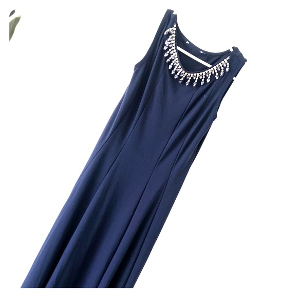 Long Dress - Picture 1 of 3